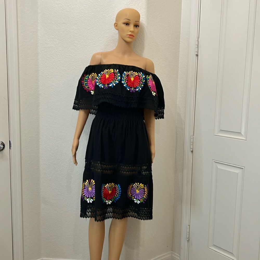 Artelati Dress Black Off Shoulder Colorful Embroidery Crotchet Lace 💯% Algodon